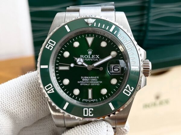 DM_20251111235926_002 Rolex Submariner, three-hand ceramic bezel, 40mm diameter, 11mm thickness