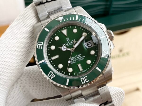 DM_20251111235926_008 Rolex Submariner, three-hand ceramic bezel, 40mm diameter, 11mm thickness