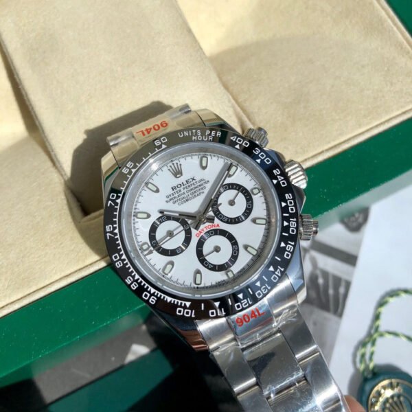 DM_20251116152749_006 Rolex Daytona, automatic mechanical movement, stainless steel case, ceramic bezel, 40mm