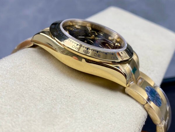 DM_20251116161246_003 Rolex Daytona,18K Gold. diamond. automatic mechanical movement, stainless steel case, ceramic bezel, 40mm