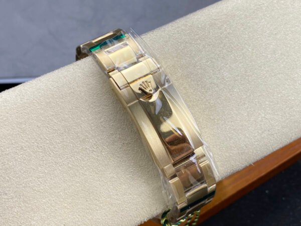 DM_20251116161246_006 Rolex Daytona,18K Gold. diamond. automatic mechanical movement, stainless steel case, ceramic bezel, 40mm